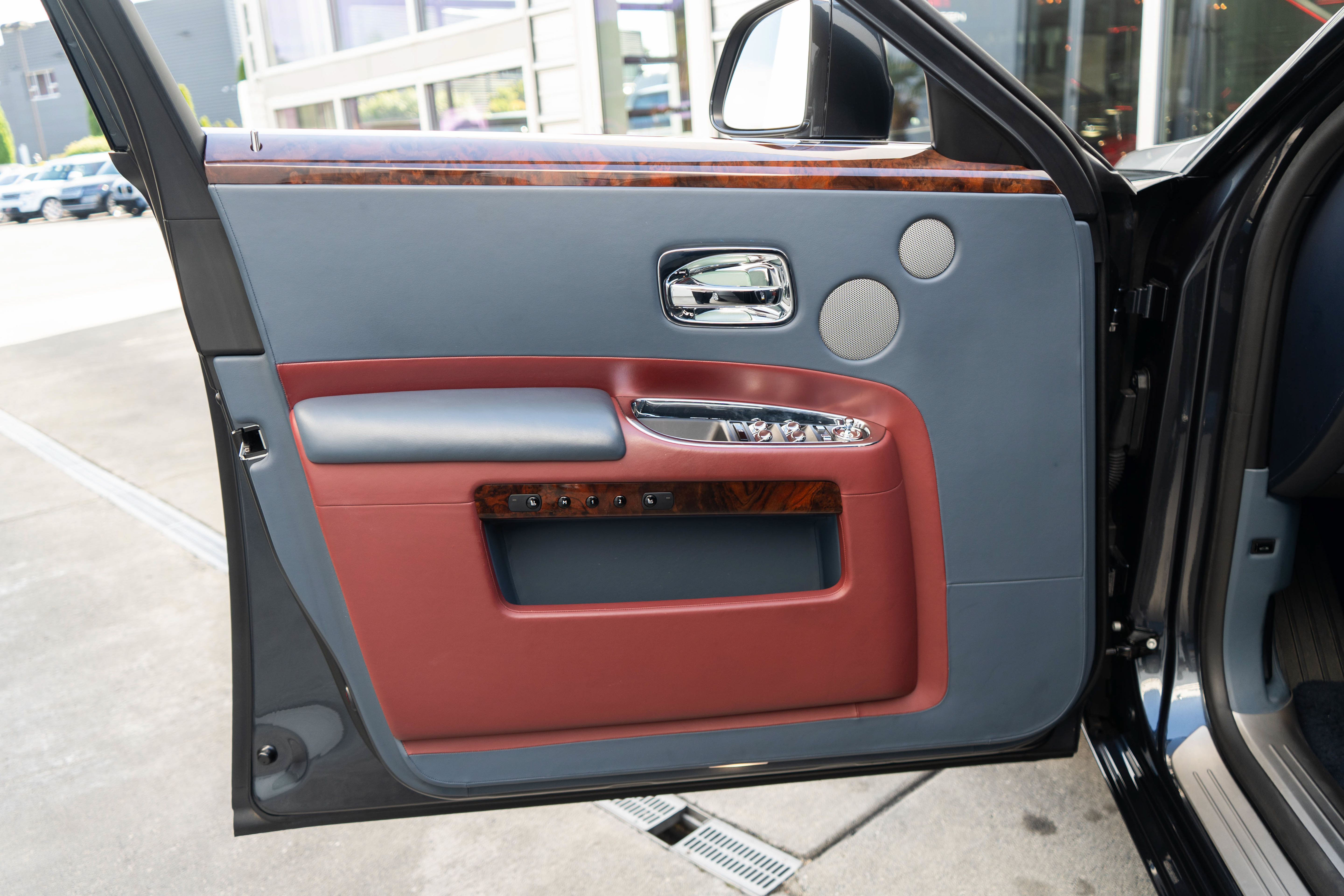 Used 2017 Rolls-Royce Ghost RWD image 10