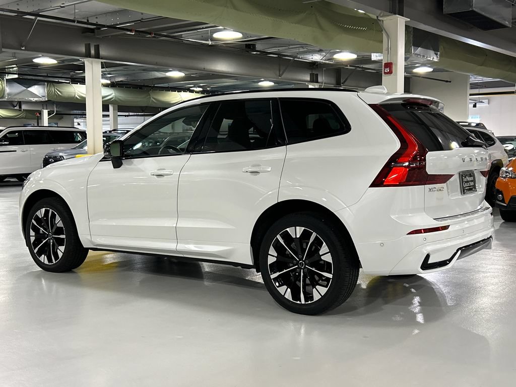 Used 2026 Volvo XC60 B5 Plus w/ Protection Package Premier AWD/4WD image 4