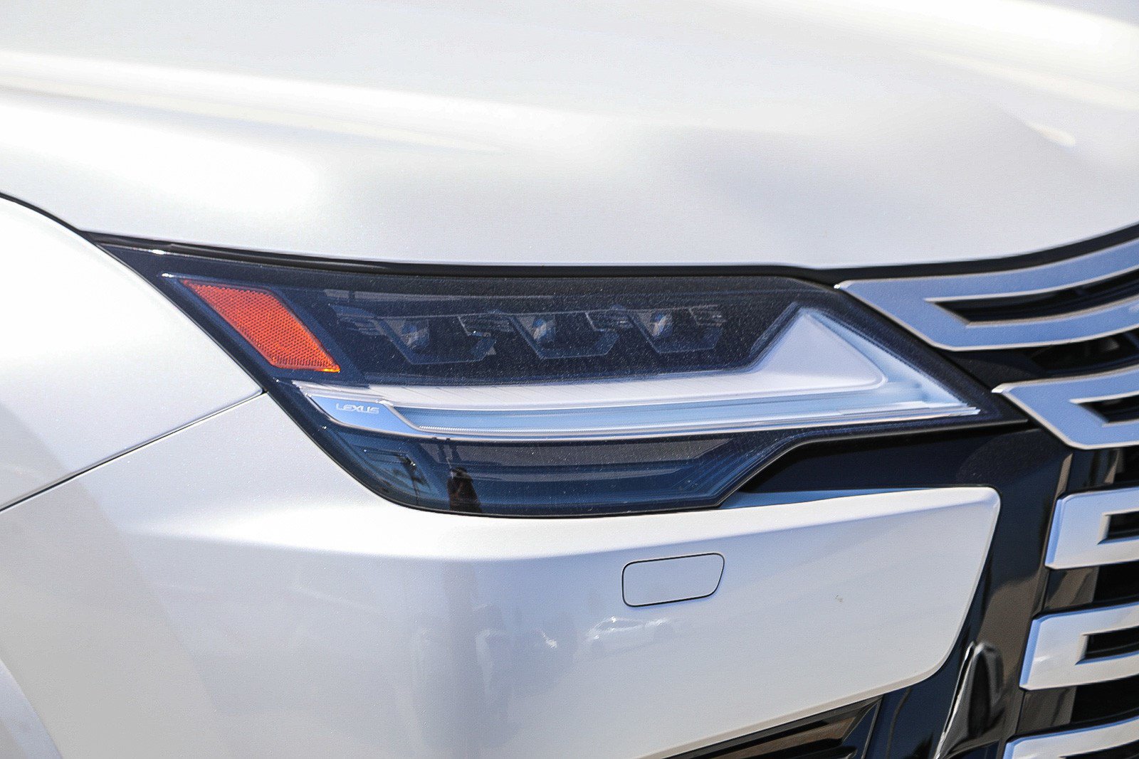 Certified 2026 Lexus LX 600 4WD w/ Luxury Package image 8