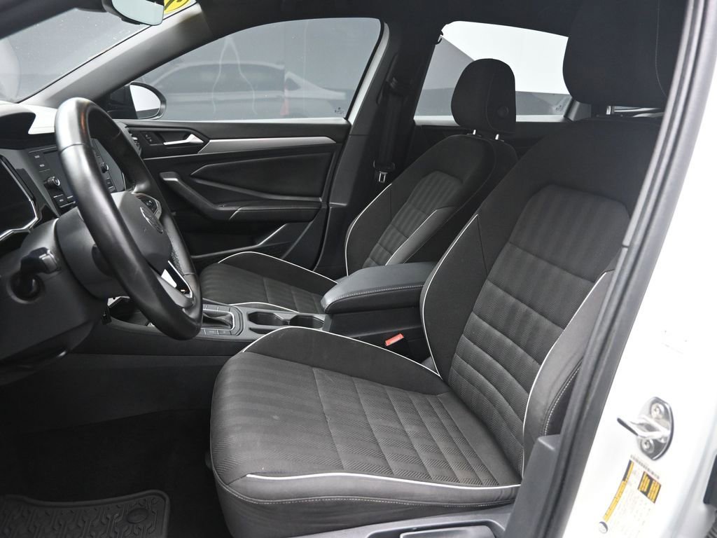 Used 2023 Volkswagen Jetta Sport image 18