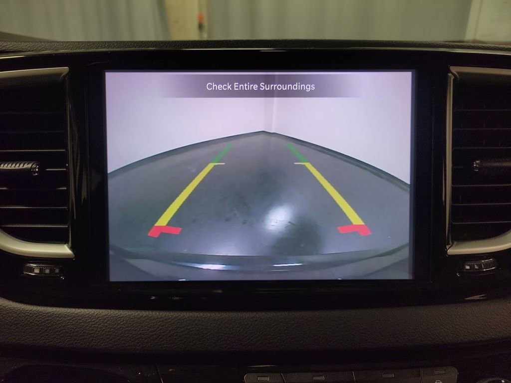 Used 2023 Chrysler Pacifica Touring-L FWD image 19