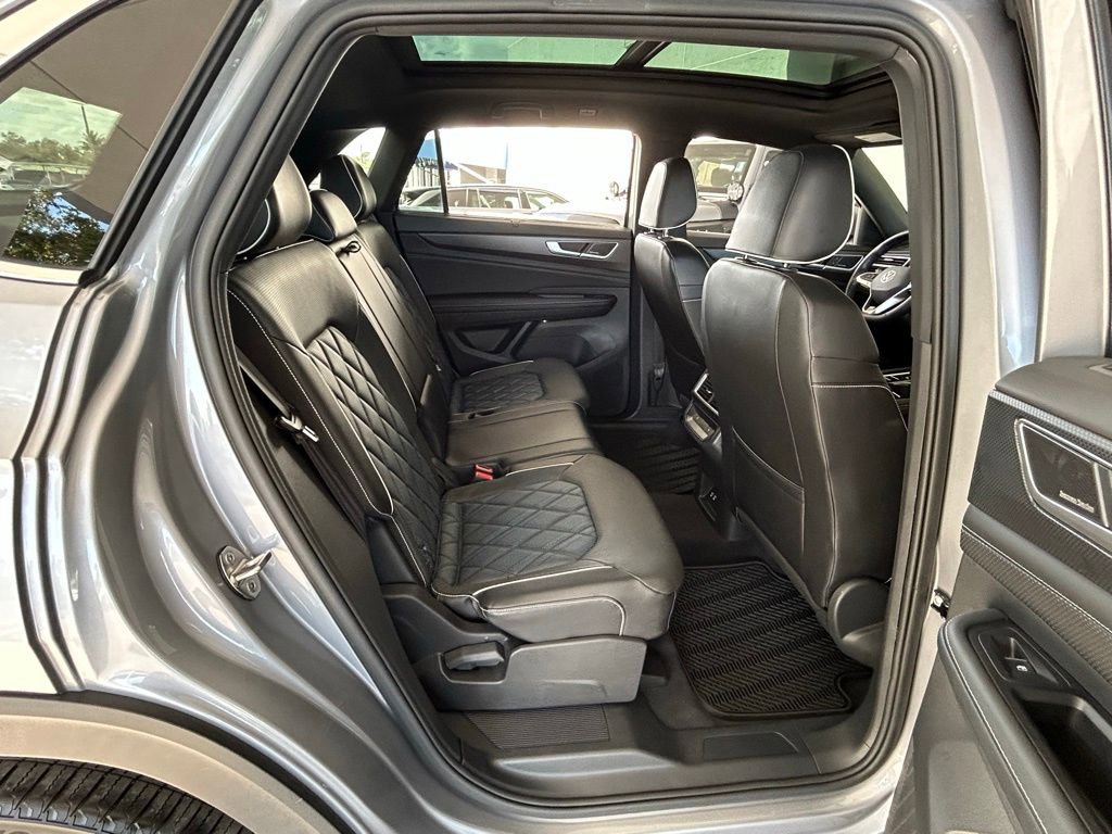 Used 2024 Volkswagen Atlas Cross Sport SEL Premium R-Line image 52