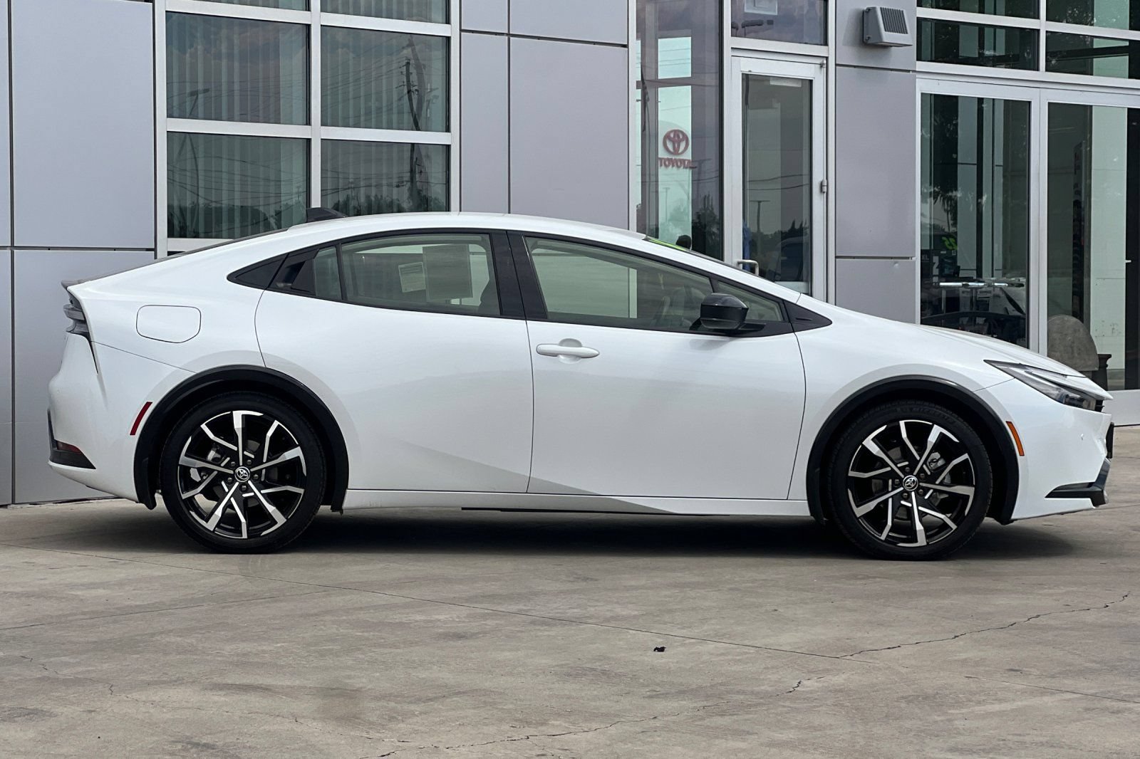 Certified 2026 Toyota Prius Plug-In Hybrid FWD image 3