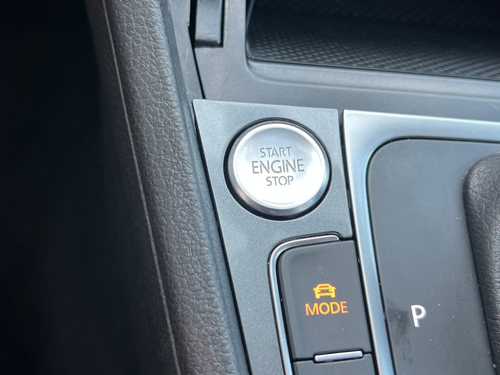 Used 2017 Volkswagen Golf Alltrack SEL image 25