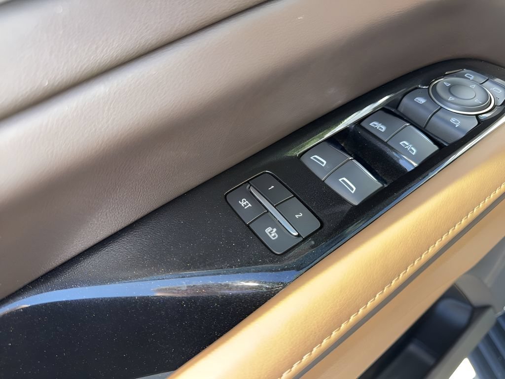 Used 2023 Cadillac Escalade Sport w/ LPO, ONYX Package AWD/4WD image 33