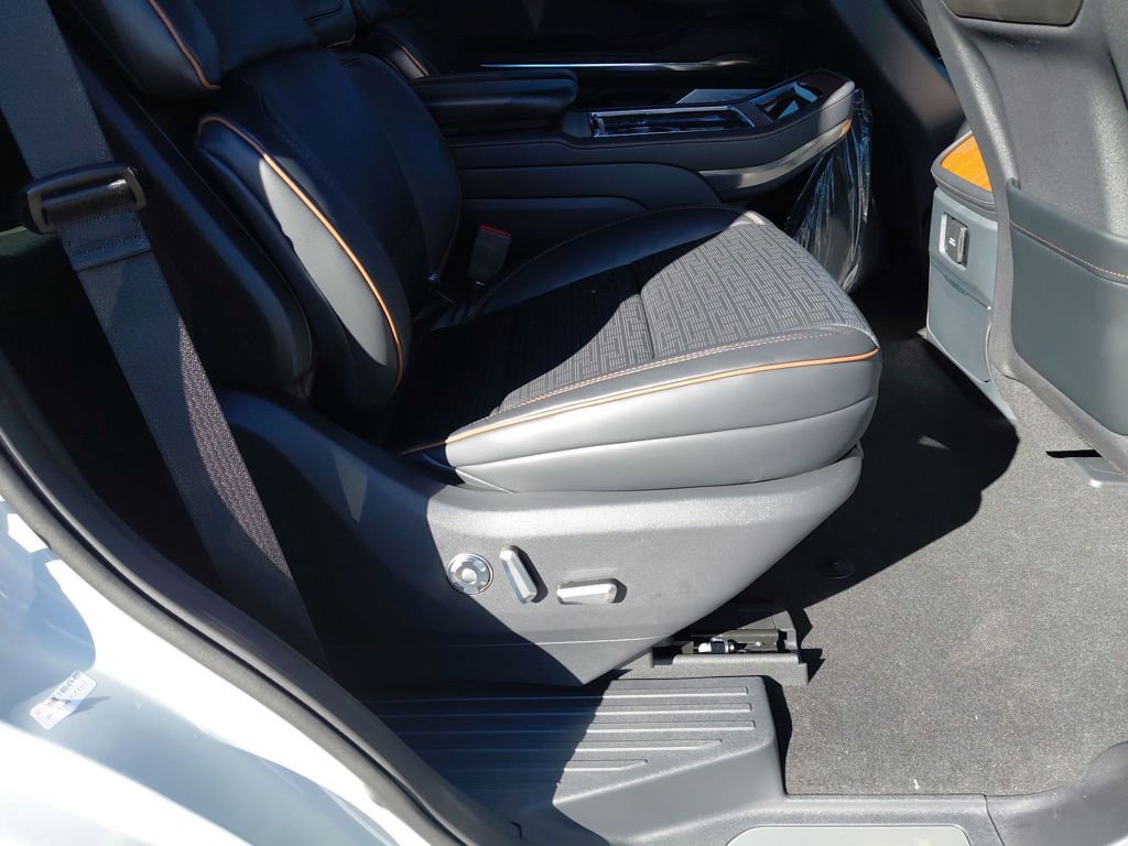 New 2025 Lincoln Navigator Black Label image 26