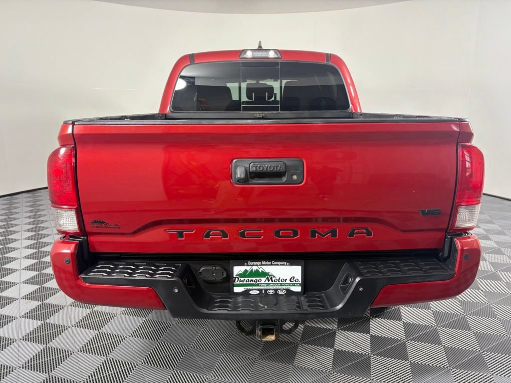 Used 2017 Toyota Tacoma TRD Off-Road w/ Premium & Technology Package AWD/4WD image 9