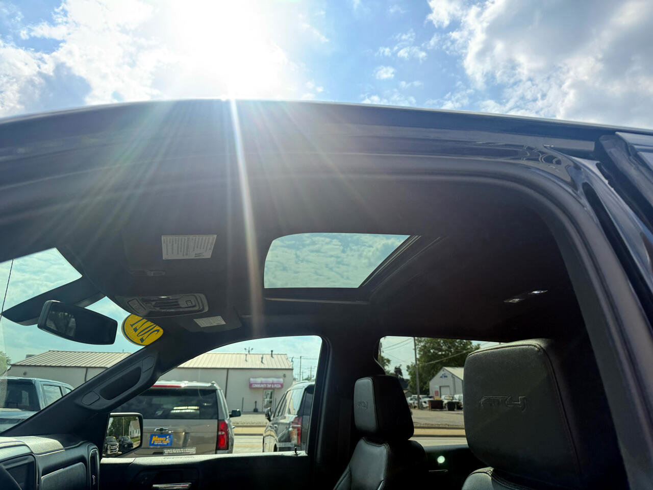 Used 2021 GMC Sierra 1500 AT4 w/ AT4 Premium Package image 11