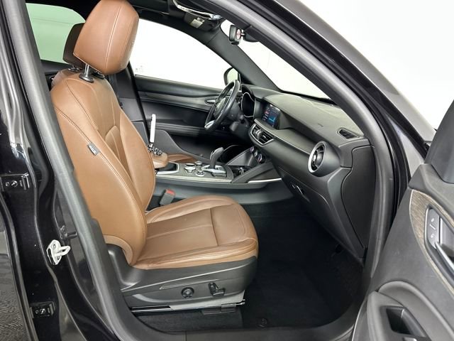 Used 2022 Alfa Romeo Stelvio Ti image 28
