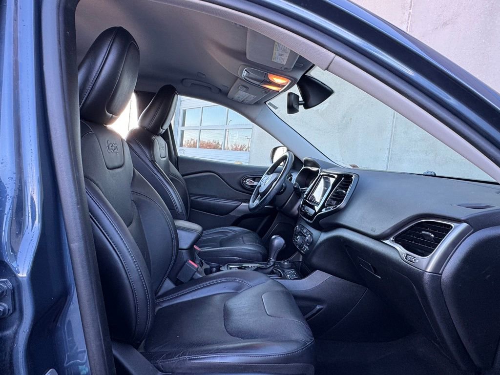 Used 2020 Jeep Cherokee Limited image 24