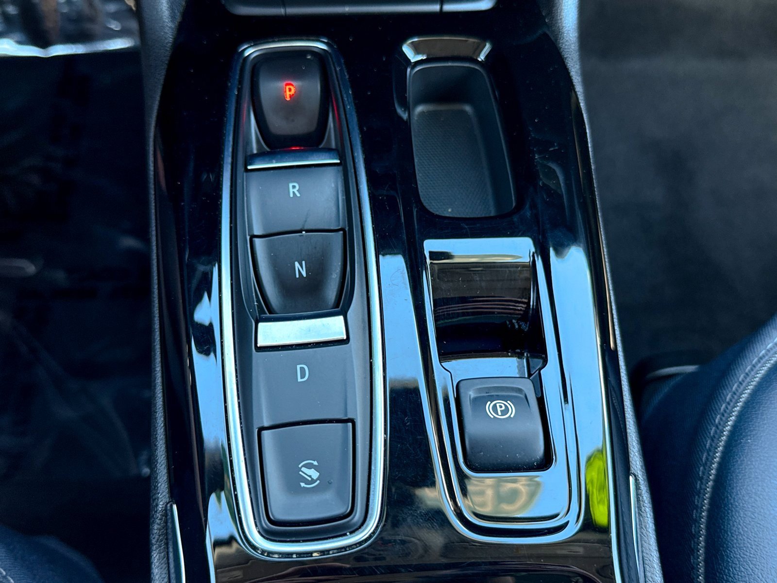 Used 2022 Chevrolet Bolt EUV Premier w/ Launch Edition image 38