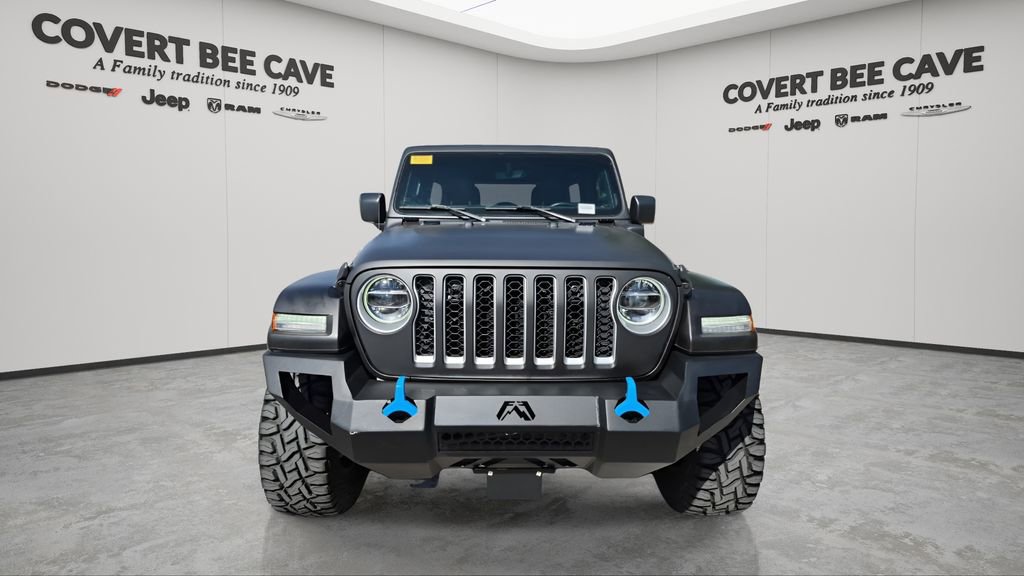Used 2022 Jeep Wrangler Unlimited Sahara w/ Cold Weather Group image 2