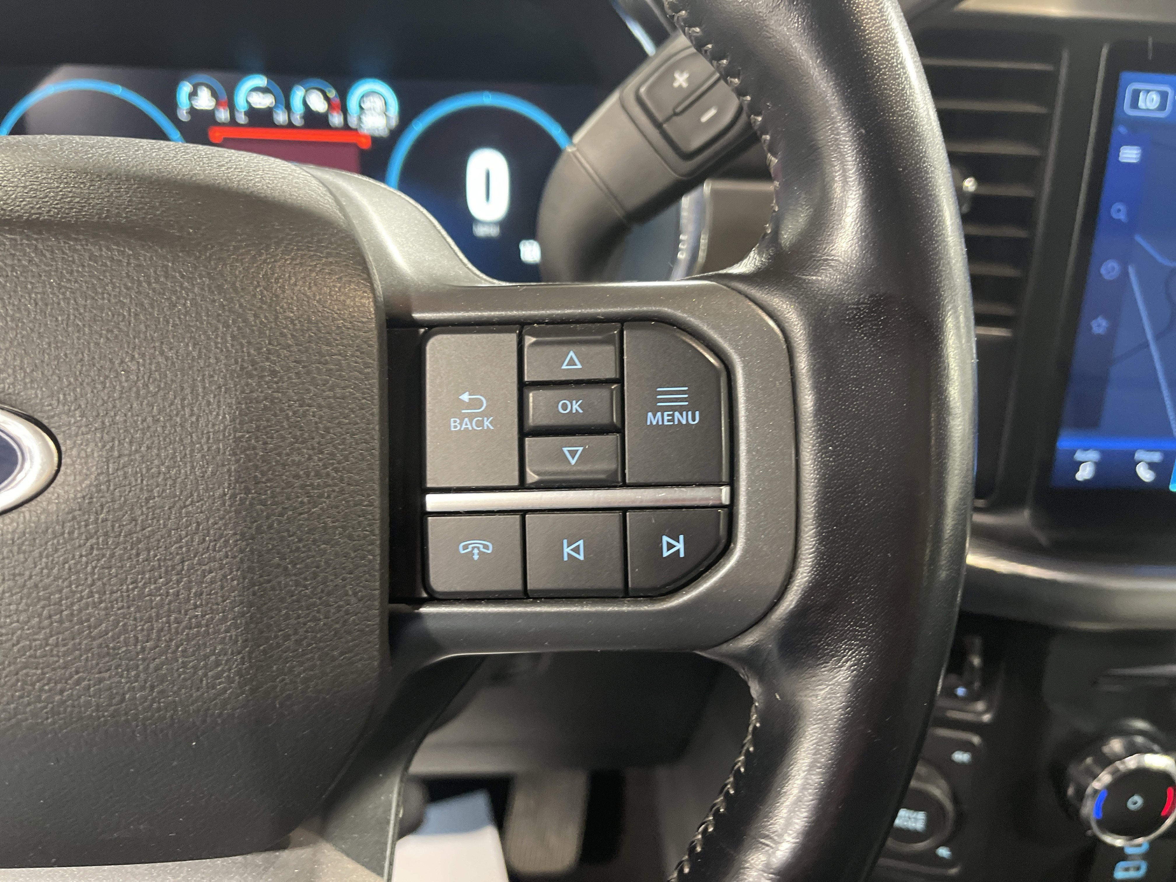 Used 2022 Ford F150 Lariat w/ Equipment Group 501A Mid image 20