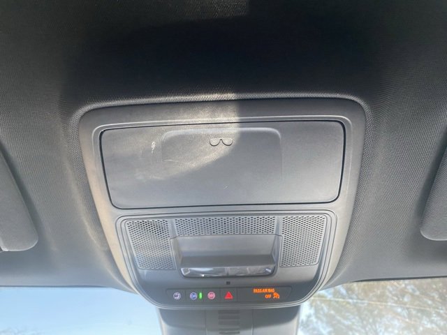 Used 2025 GMC Acadia Elevation w/ Elevation Premium Package image 23