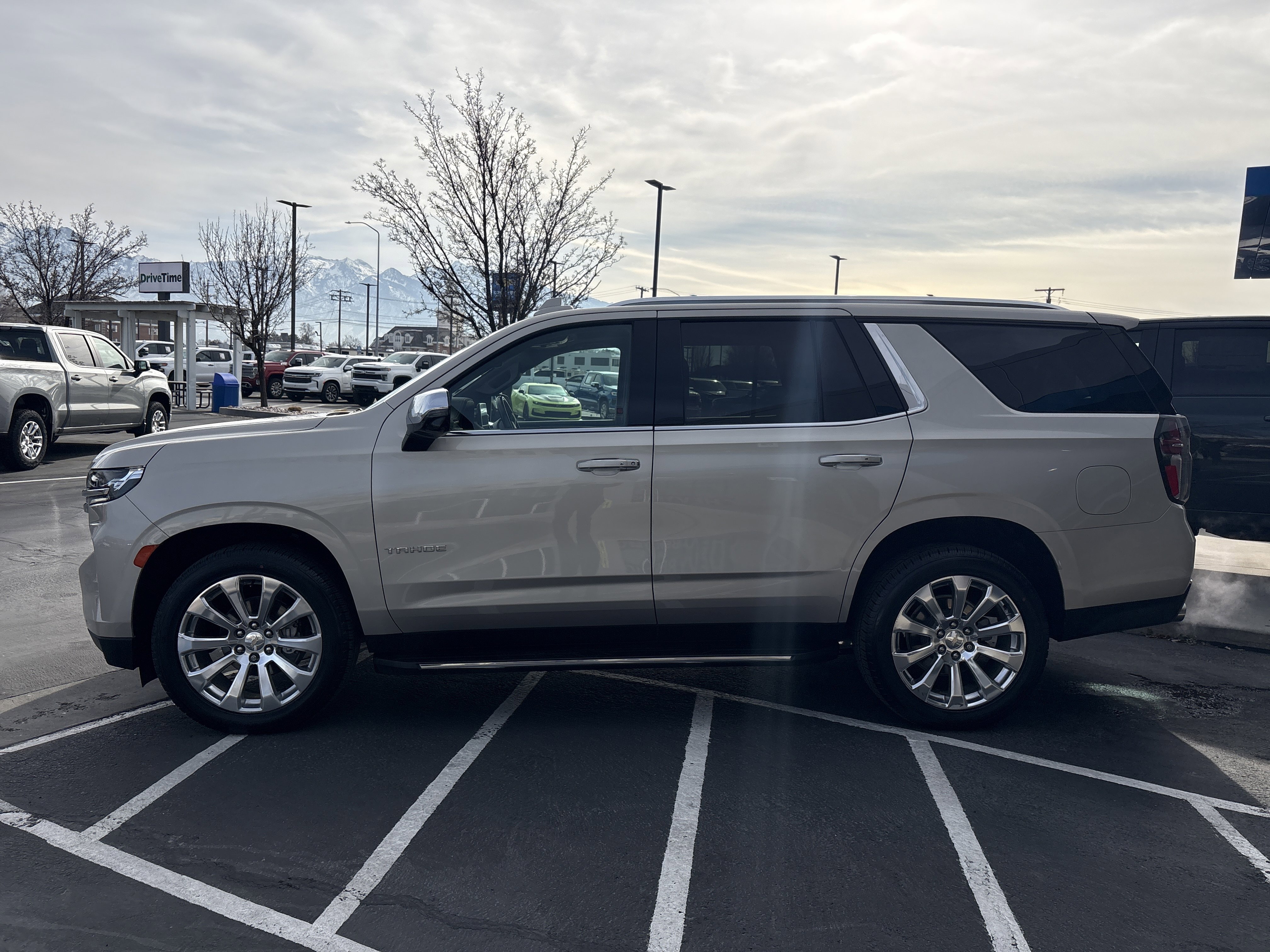 Used 2021 Chevrolet Tahoe Premier w/ Premium Package image 2