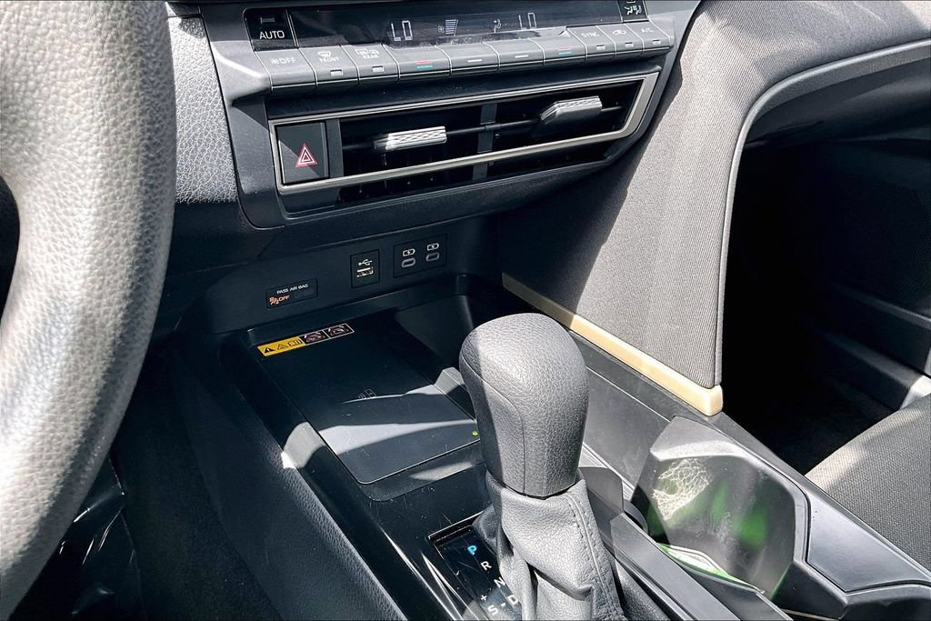 Used 2025 Toyota Camry LE FWD image 16