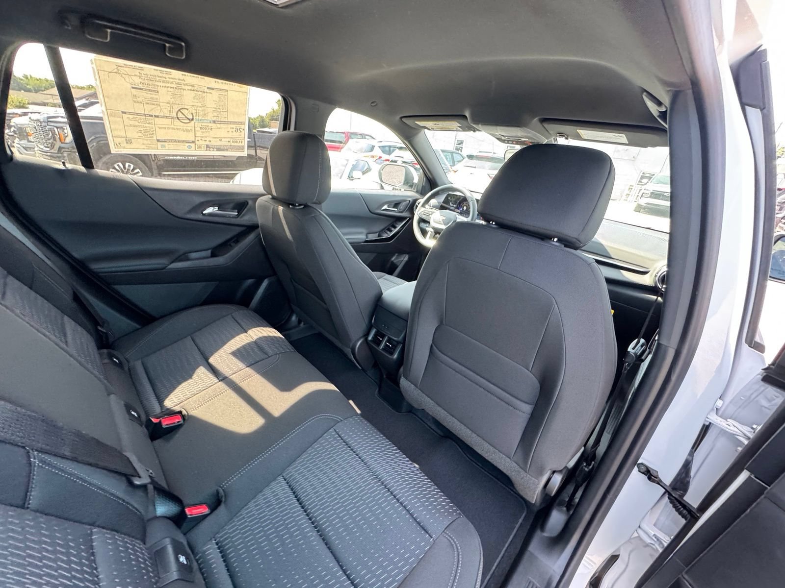 New 2027 Chevrolet Equinox LT AWD/4WD image 31