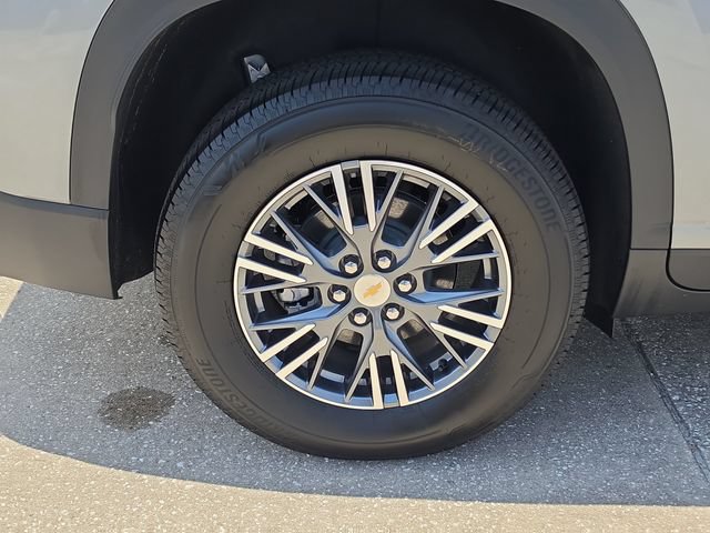 Used 2026 Chevrolet Traverse LT w/ Driver Confidence Package FWD image 5