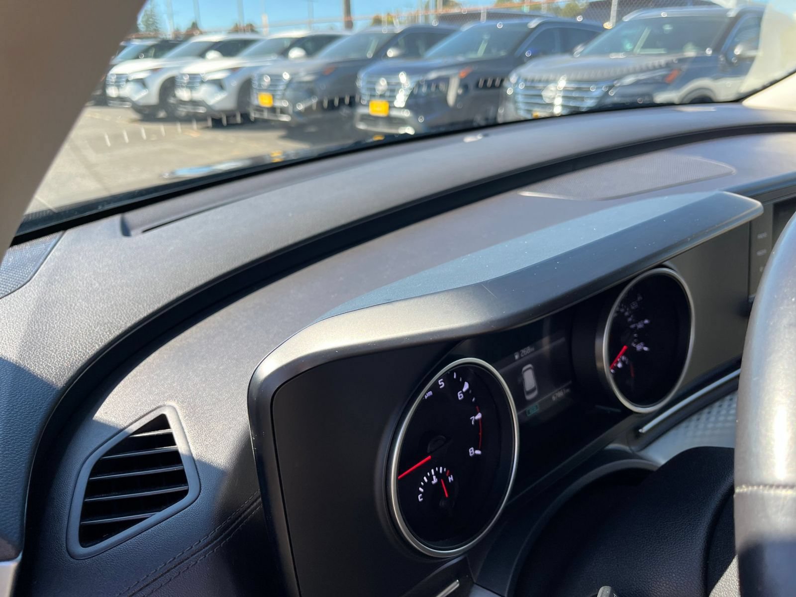 Used 2023 Kia Carnival LX FWD image 35