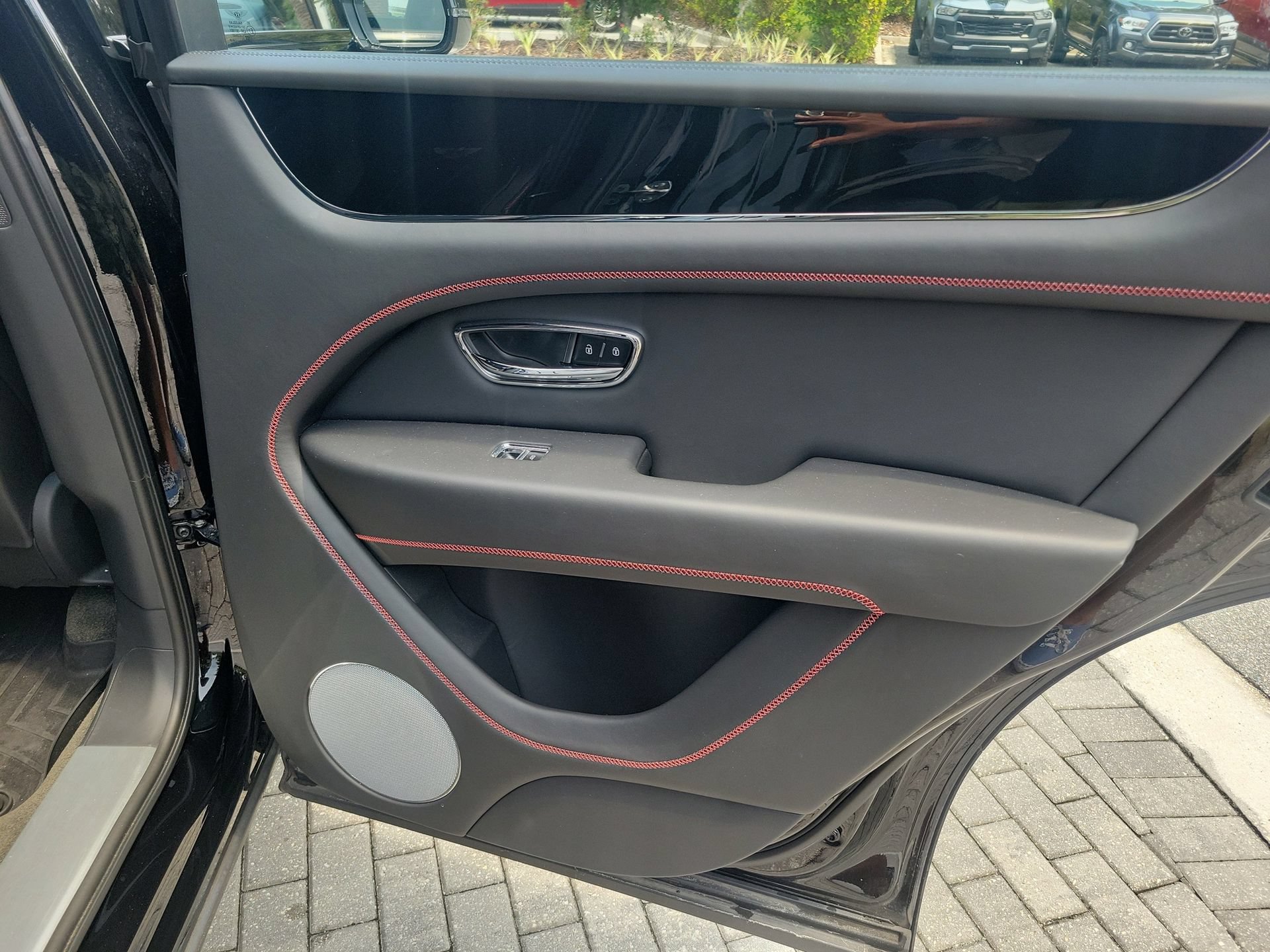 Certified 2023 Bentley Bentayga AWD/4WD image 21
