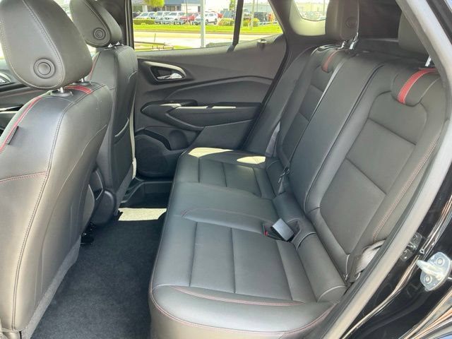 Used 2024 Chevrolet Trax RS w/ Sunroof Package FWD image 16