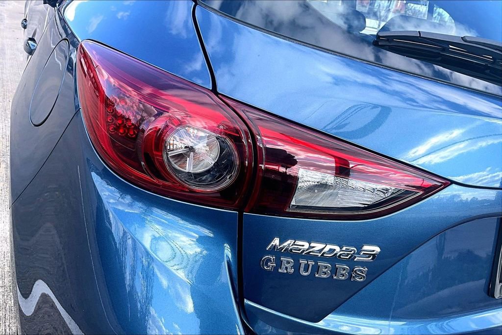 Used 2018 MAZDA MAZDA3 Grand Touring w/ Premium Equipment Package image 39