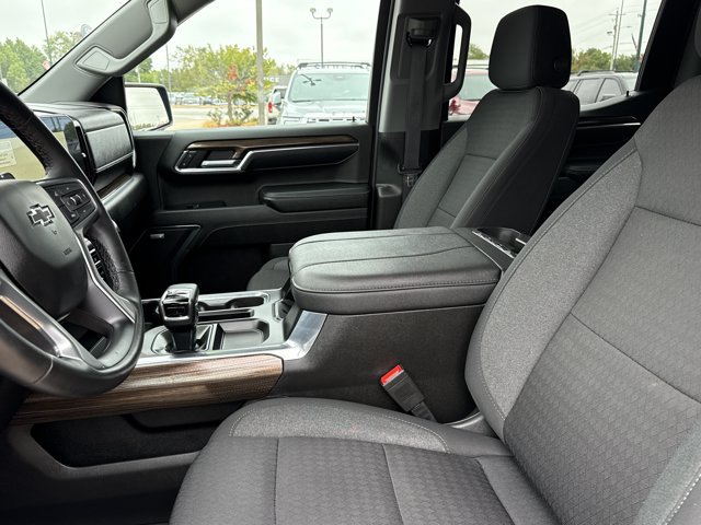 Used 2023 Chevrolet Silverado 1500 RST AWD/4WD image 5