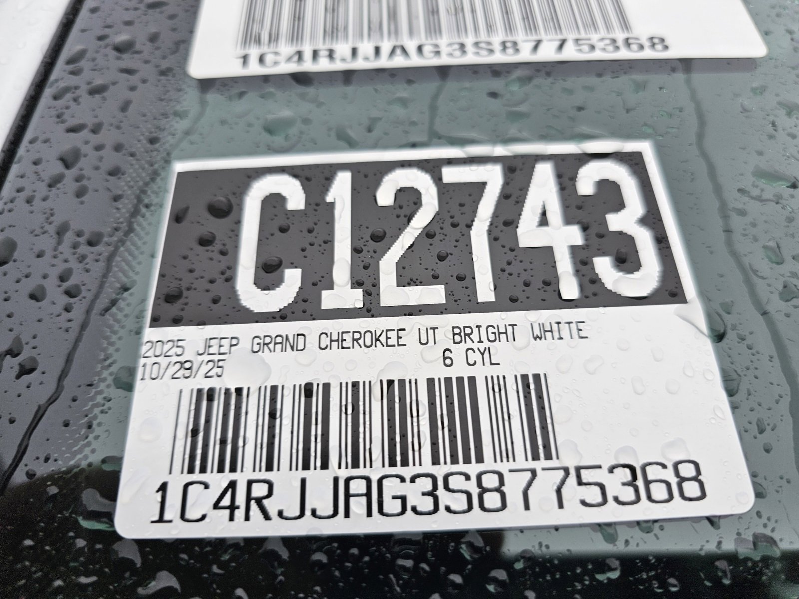 New 2025 Jeep Grand Cherokee L Laredo image 10