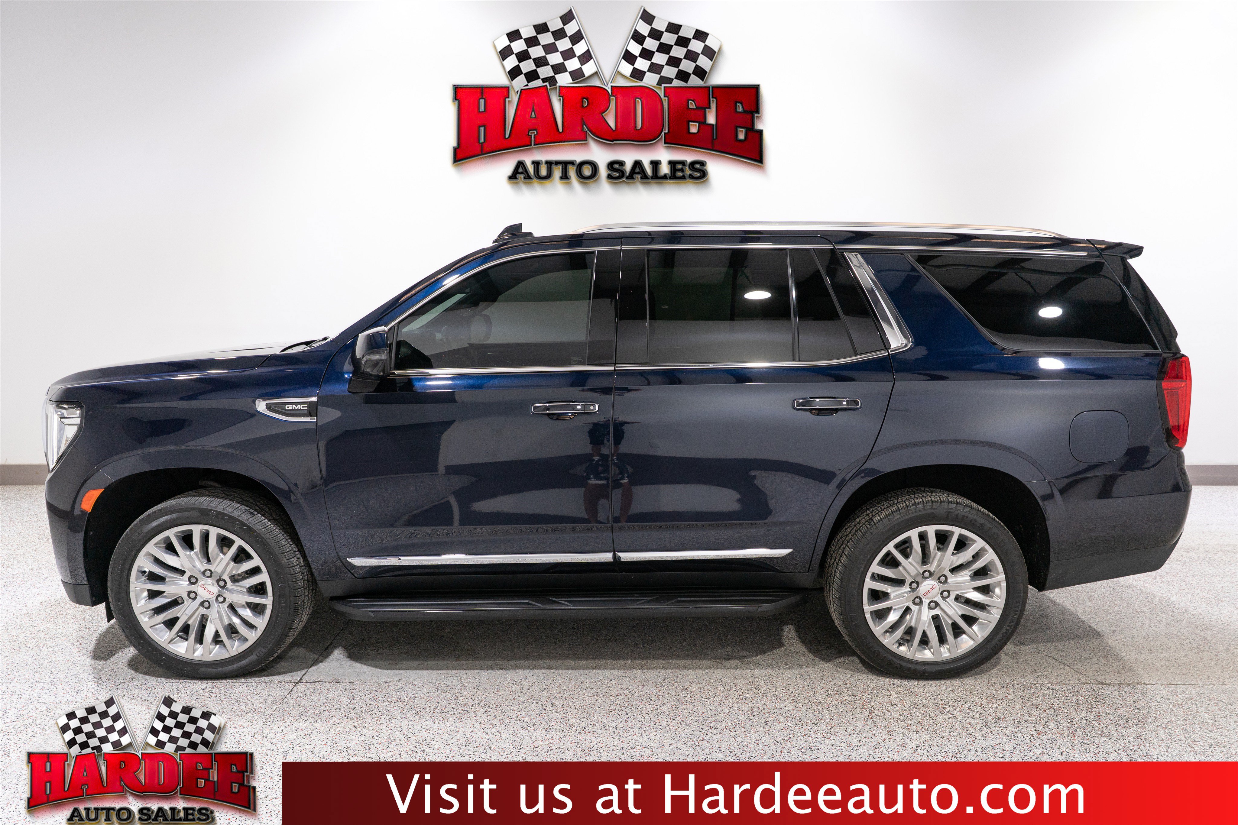 Used 2024 GMC Yukon SLT w/ SLT Luxury Package
