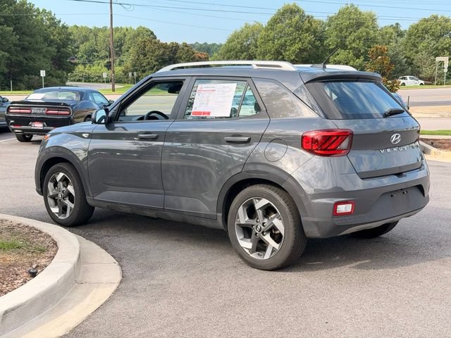 Used 2025 Hyundai Venue SEL FWD image 9
