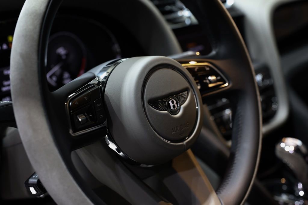 Used 2022 Bentley Bentayga image 43