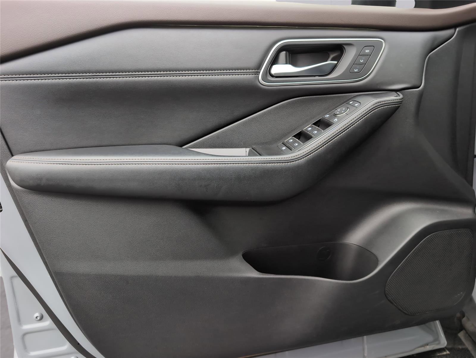 Used 2022 Nissan Rogue Platinum w/ Head-Up Display Package image 15