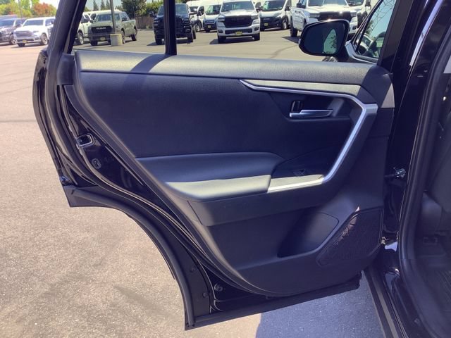 Used 2022 Toyota RAV4 XLE AWD/4WD image 25