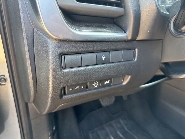 Used 2024 Nissan Rogue SV FWD image 19