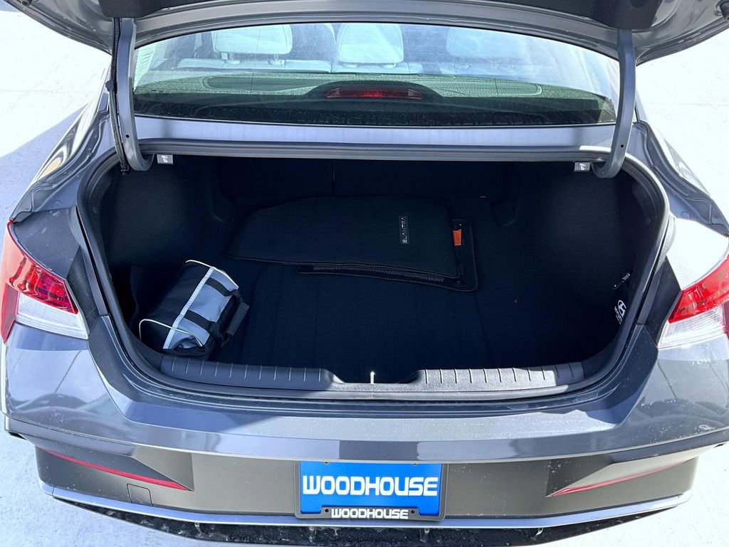 New 2026 Hyundai Elantra Limited image 9