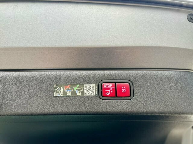 Used 2022 Mercedes-Benz EQS 580 4MATIC Sedan image 9