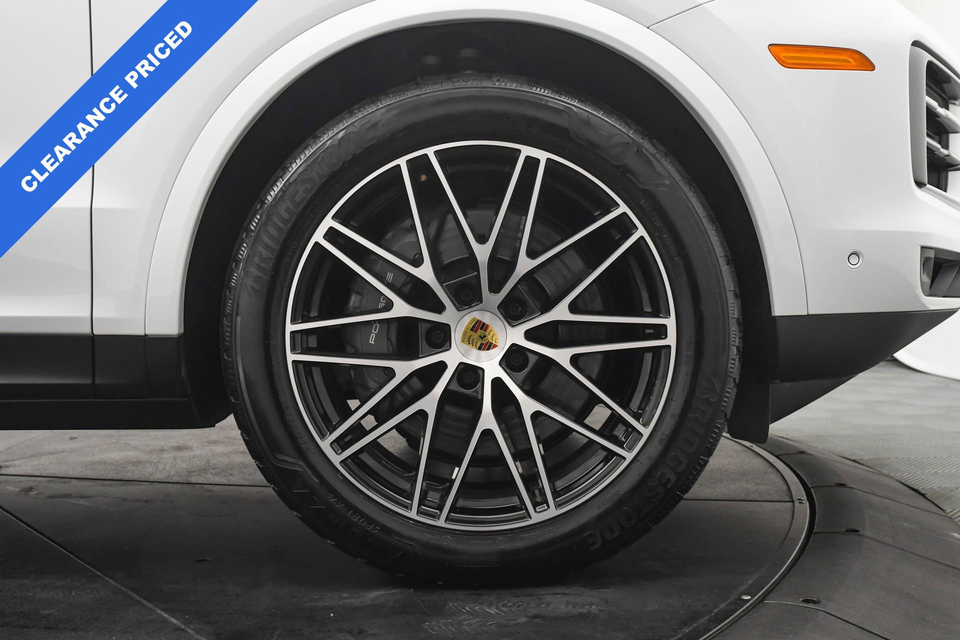 Used 2024 Porsche Cayenne Coupe image 32