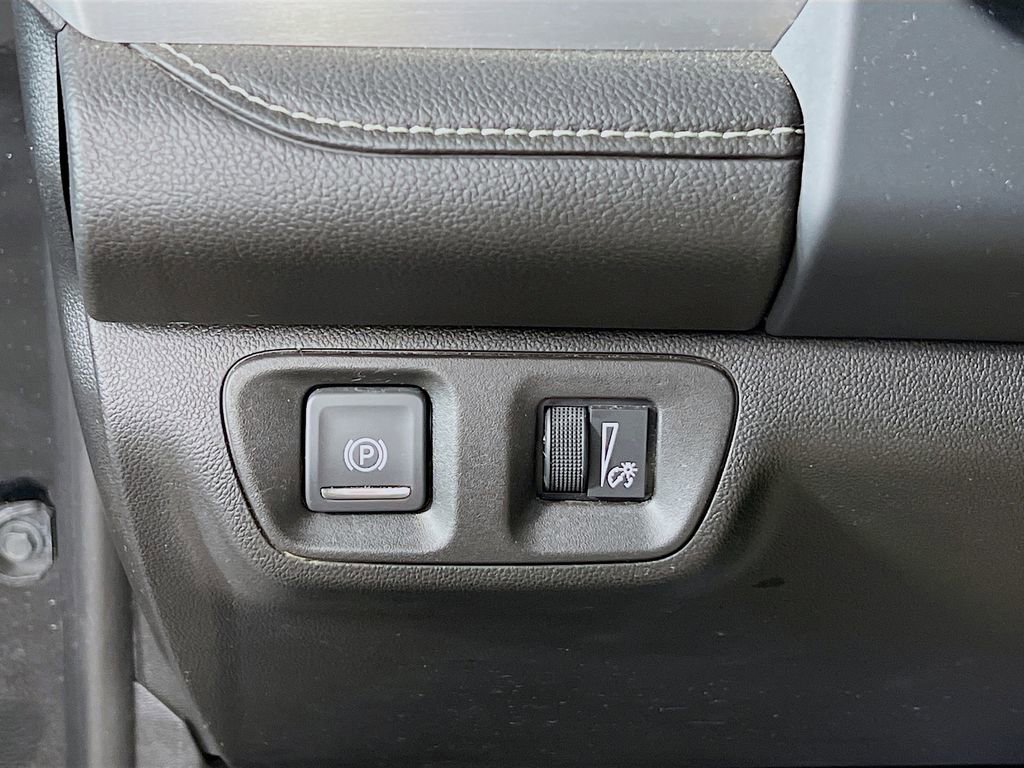 Used 2023 GMC Acadia SLE w/ Elevation Edition image 9