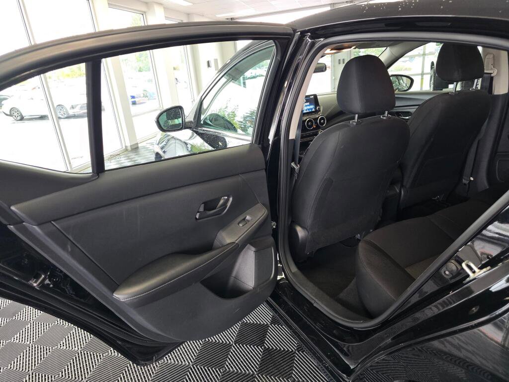 Used 2024 Nissan Sentra SV FWD image 35