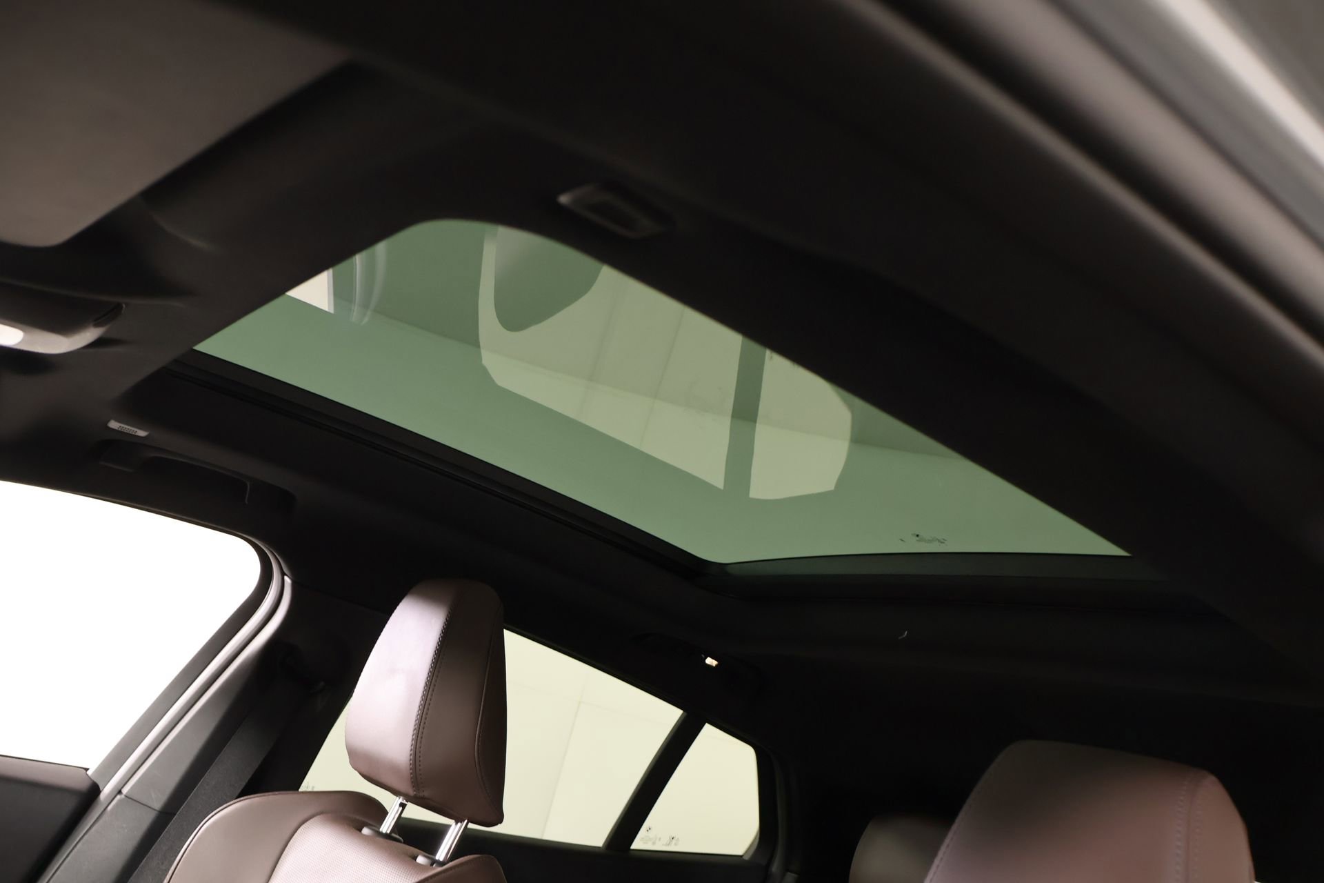 Used 2025 BMW X2 xDrive28i w/ M Sport Package image 16