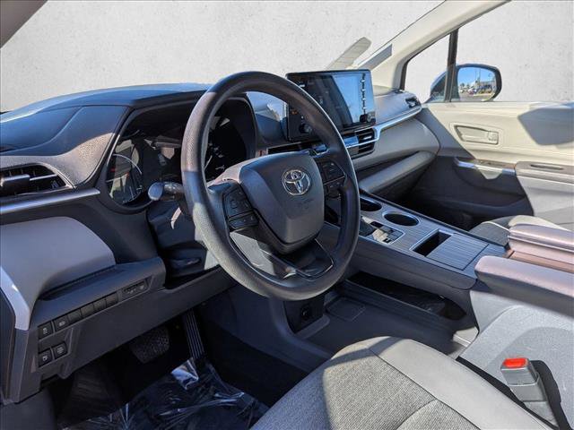 Used 2023 Toyota Sienna LE image 10
