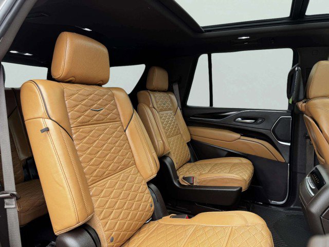 Used 2021 Cadillac Escalade Premium Luxury image 48