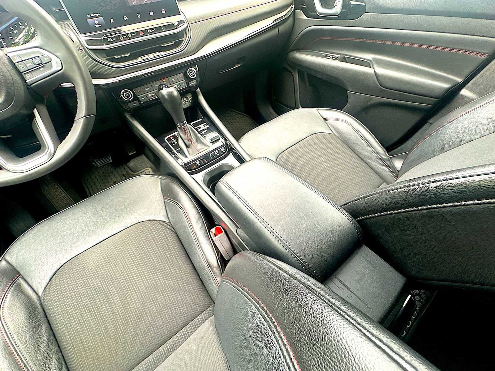 Used 2023 Jeep Compass Trailhawk AWD/4WD image 21