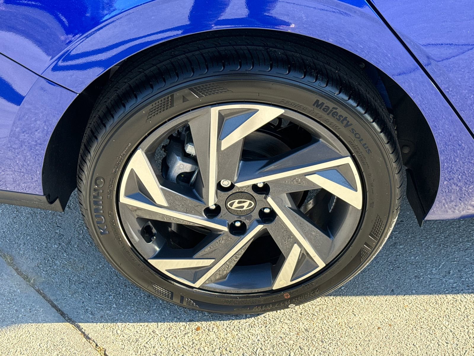 Certified 2025 Hyundai Elantra Sport image 17