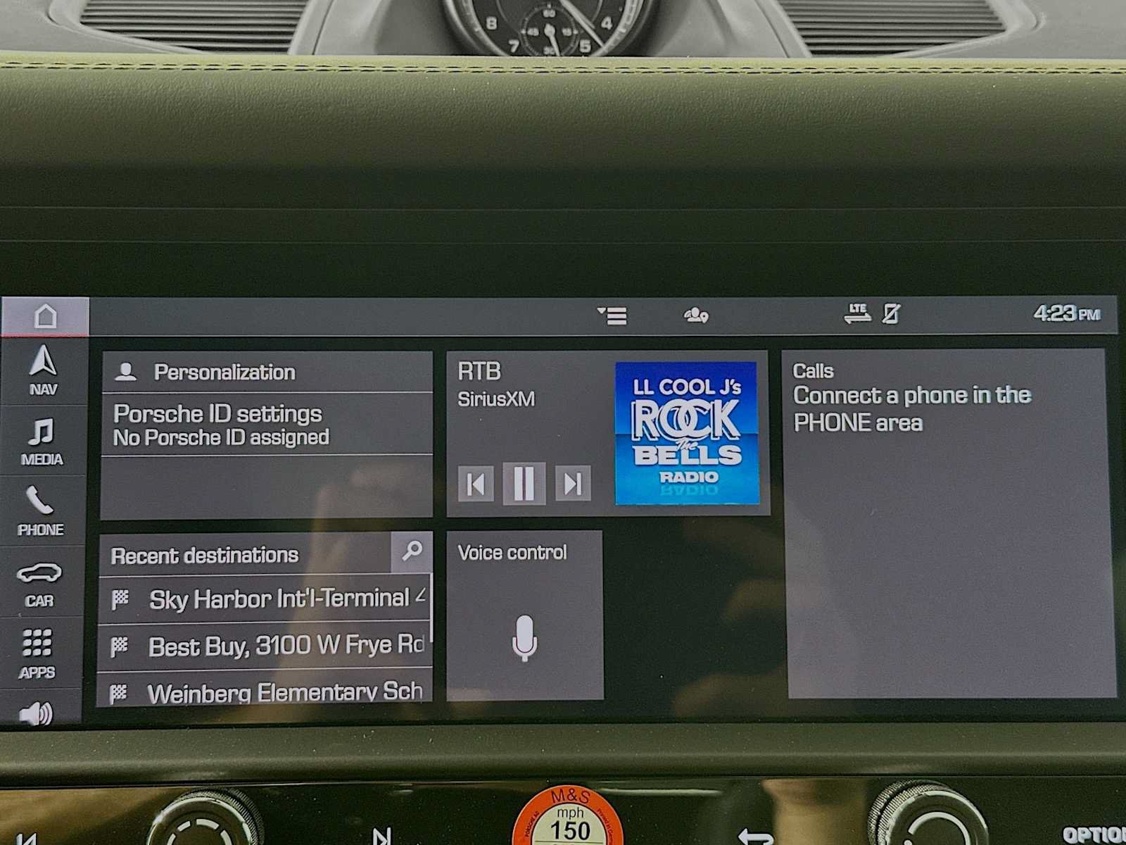Certified 2026 Porsche Macan AWD/4WD image 17
