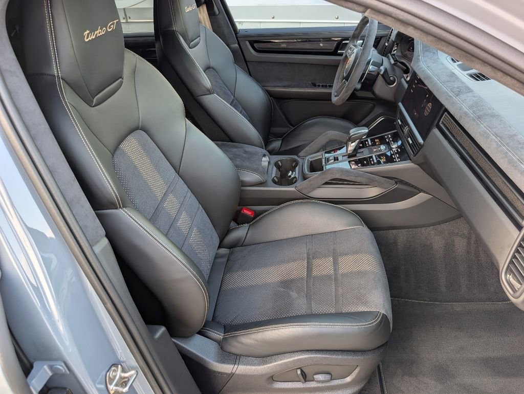 Certified 2022 Porsche Cayenne Turbo GT AWD/4WD image 17