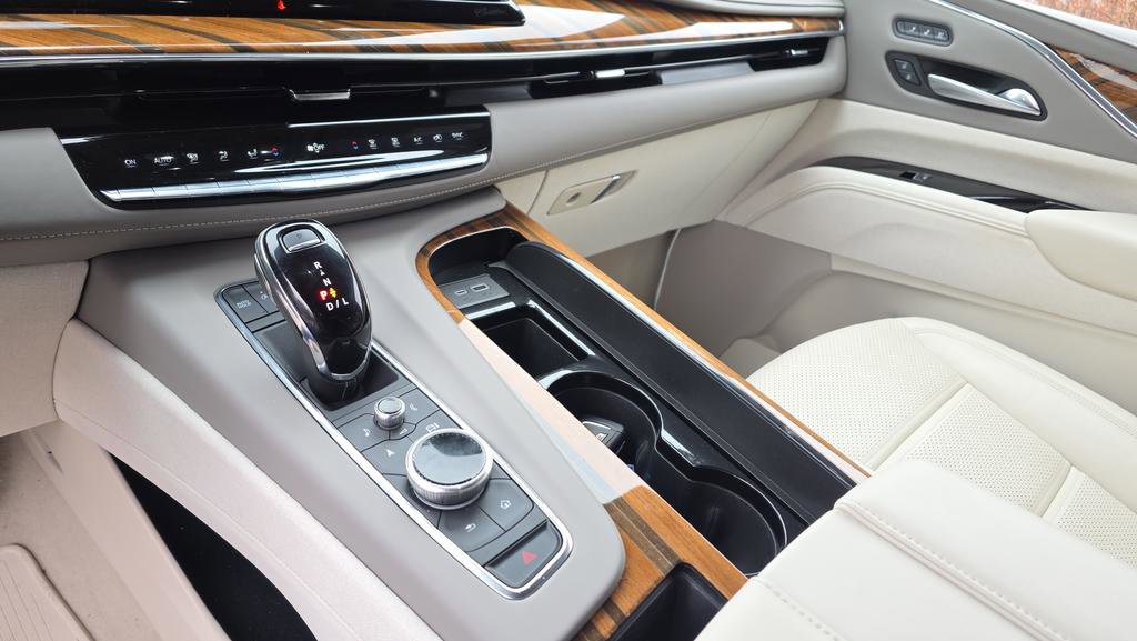 Certified 2024 Cadillac Escalade Sport Platinum w/ Heavy-Duty Trailer Package image 37