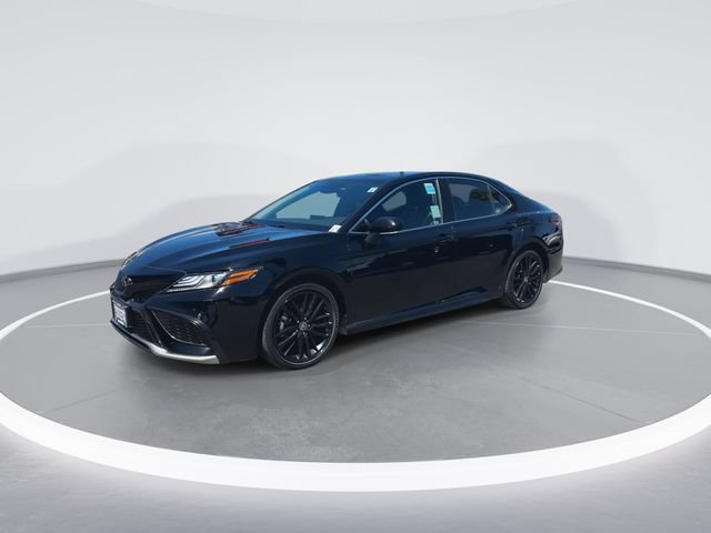 Used 2024 Toyota Camry XSE FWD image 4