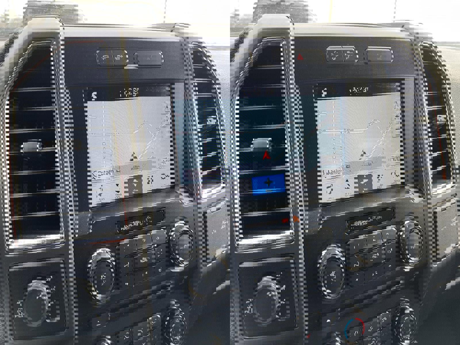 Used 2017 Ford F150 XLT w/ Equipment Group 302A Luxury image 5