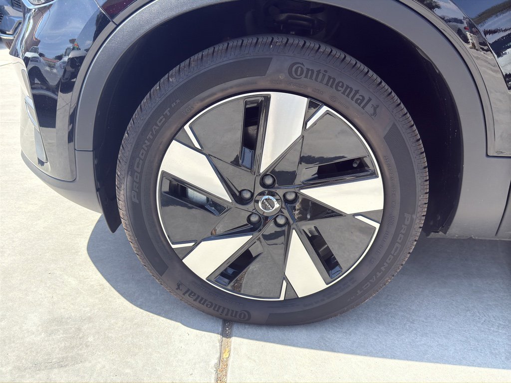 New 2025 Volvo EX40 Core w/ Climate Package AWD/4WD image 9